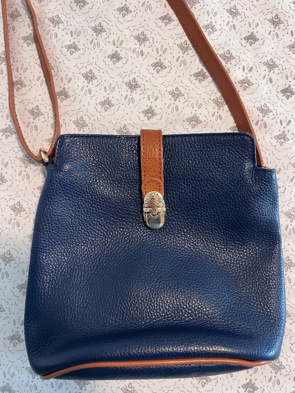 Navy blue Valentina leather purse